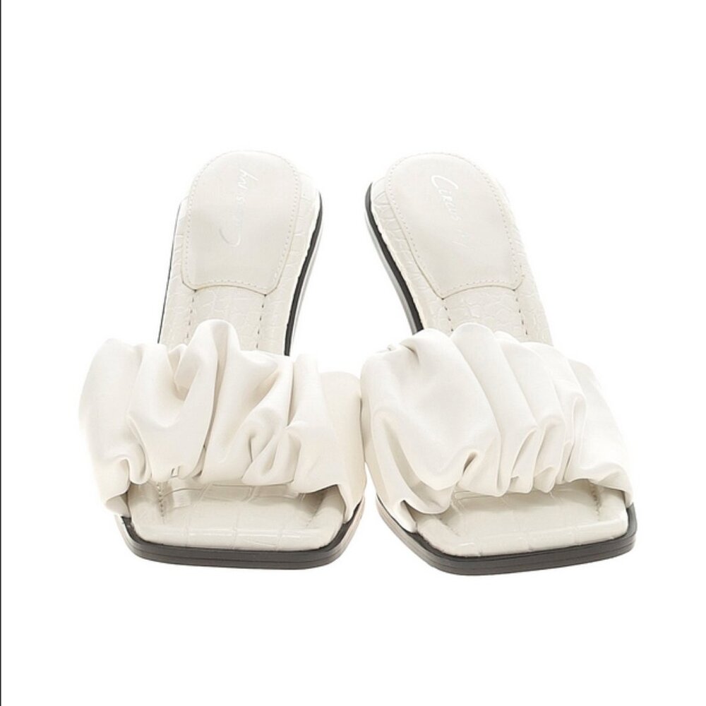 circus by sam edelman square toe sandals